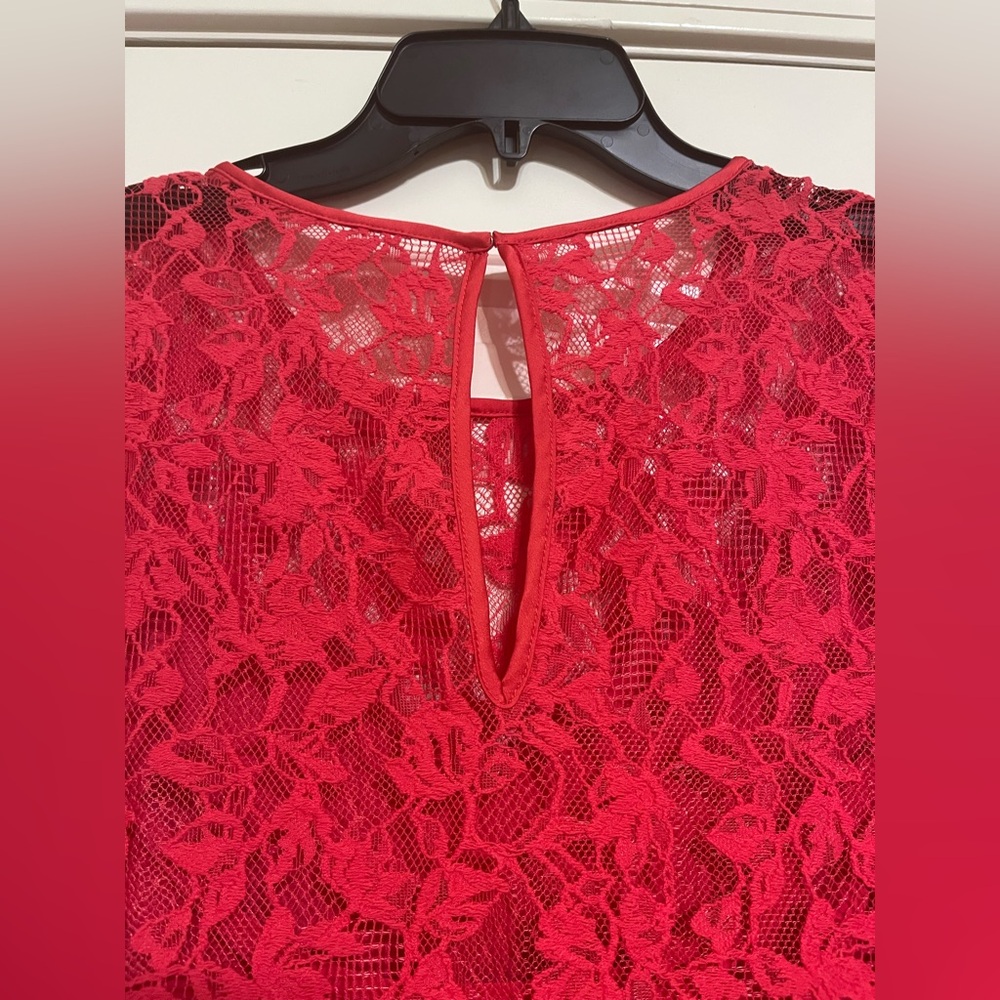 White House Black Market Lace Top - Picture 3 of 6
